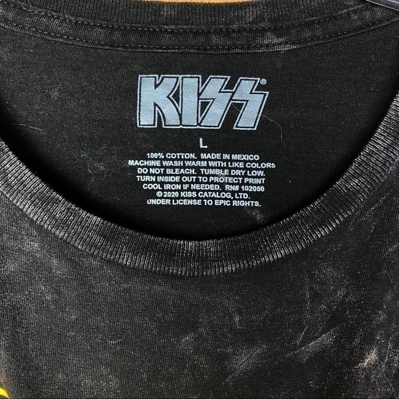 Kiss Brand Kiss Cropped T-shirt - Picture 2 of 3